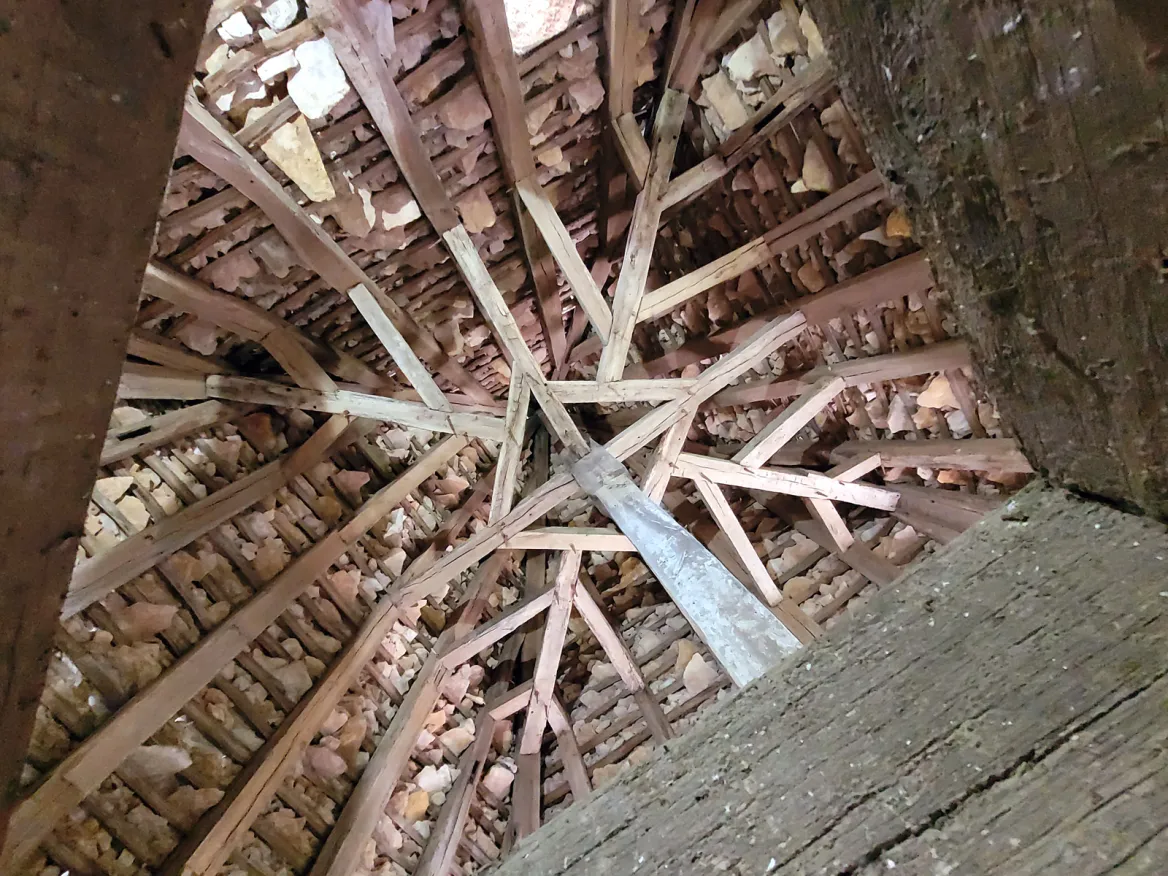 Dungeon, Manor and Garden of the Salle Framework and lauzes