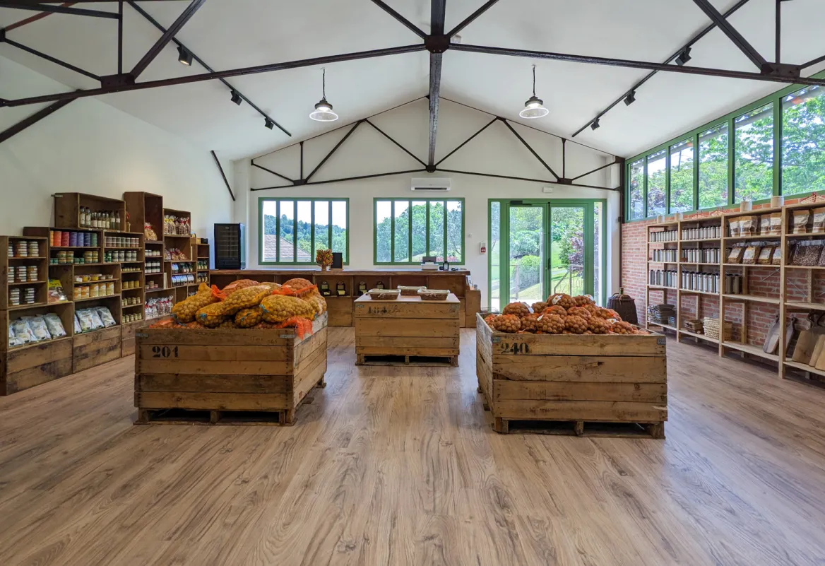 The Walnut Groves of the Lander boutique