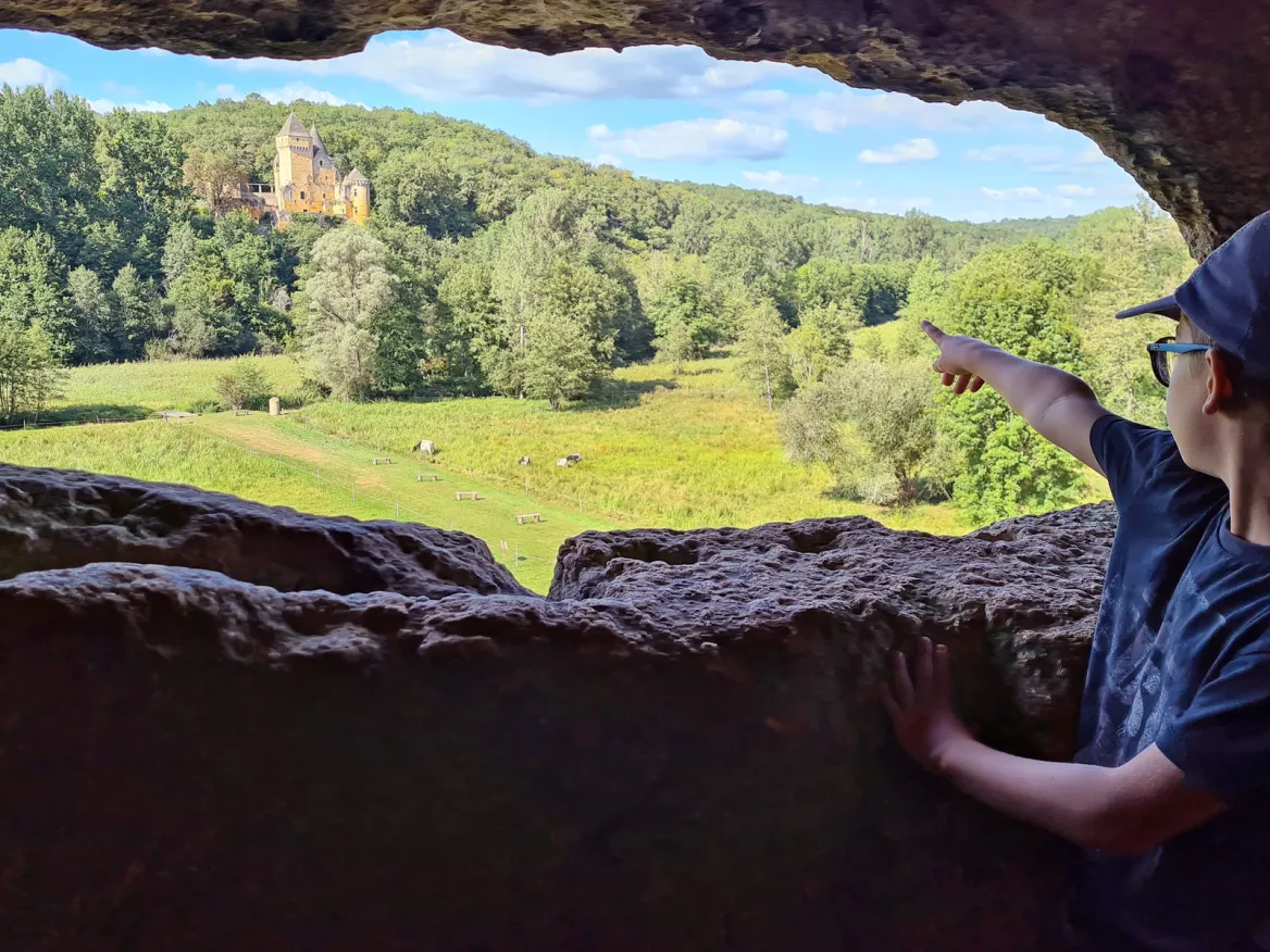 Troglodyte shelters and cluzeaux