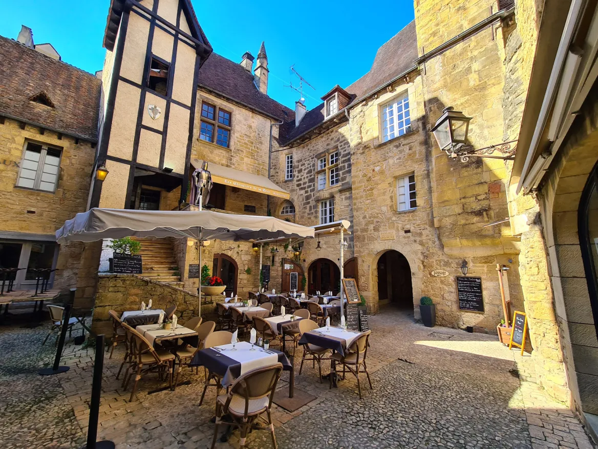 Sarlat Rue Albéric Cahuet