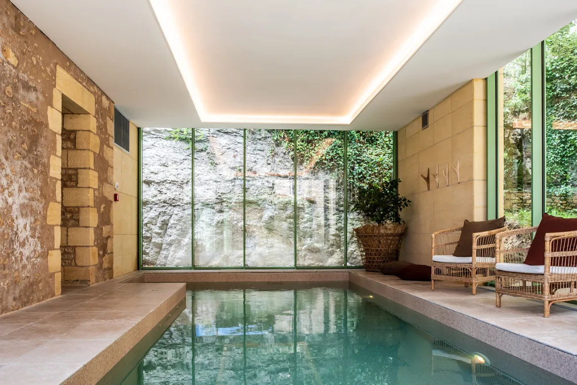 Hotel de Bouilhac in Montignac Heated indoor swimming pool