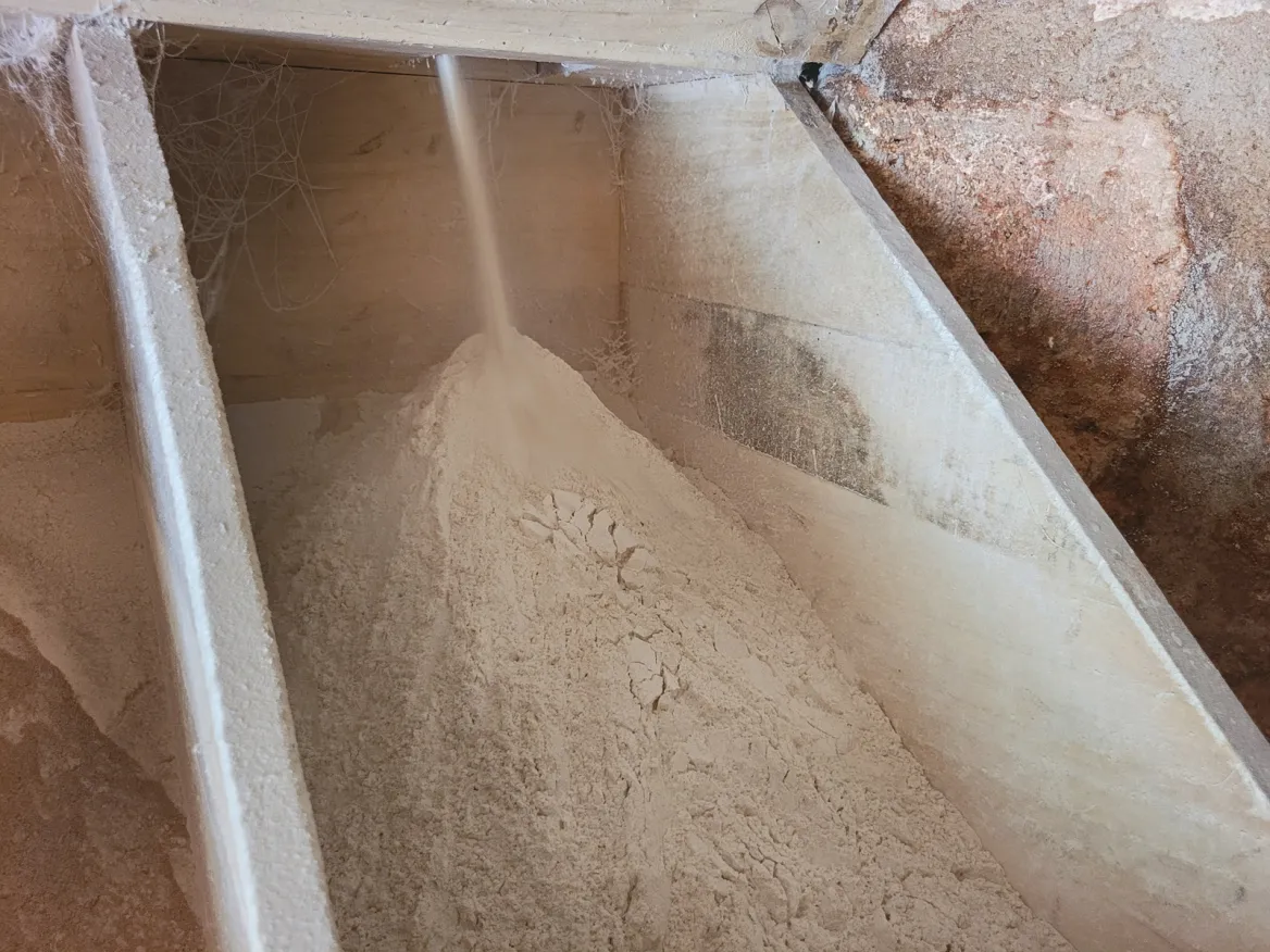 Flour made by Moulin à vent des terres blanches