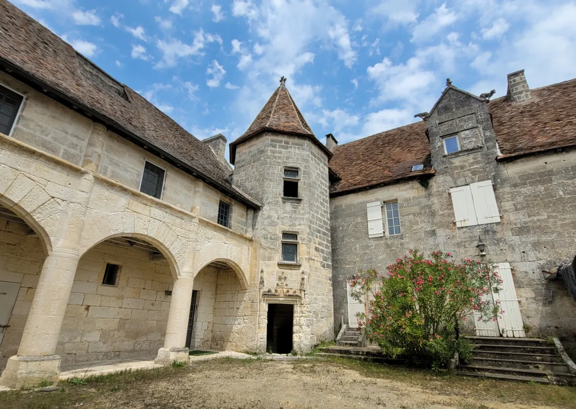The Nonchapt Manor
