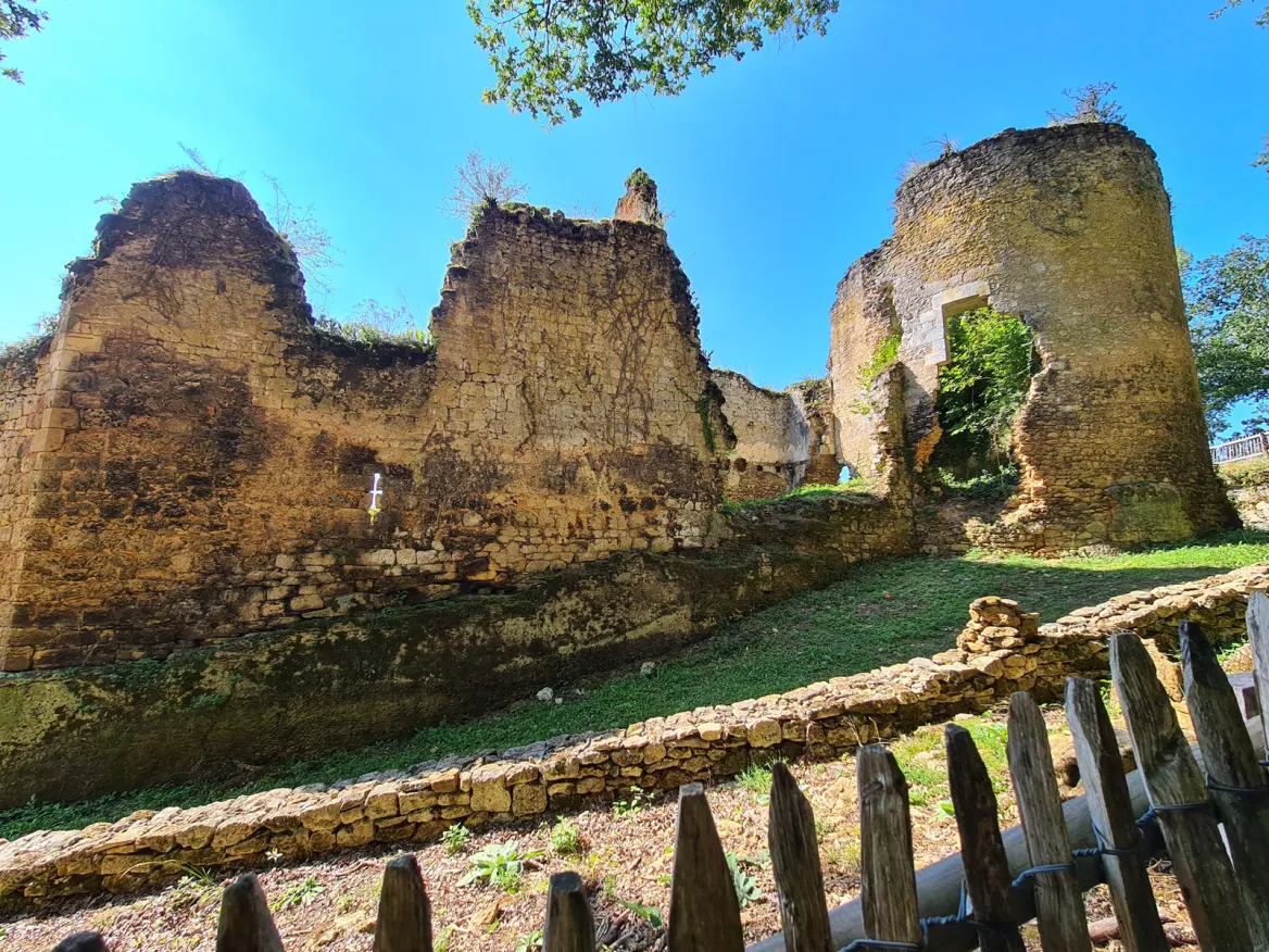 Troglodyte village of La Madeleine