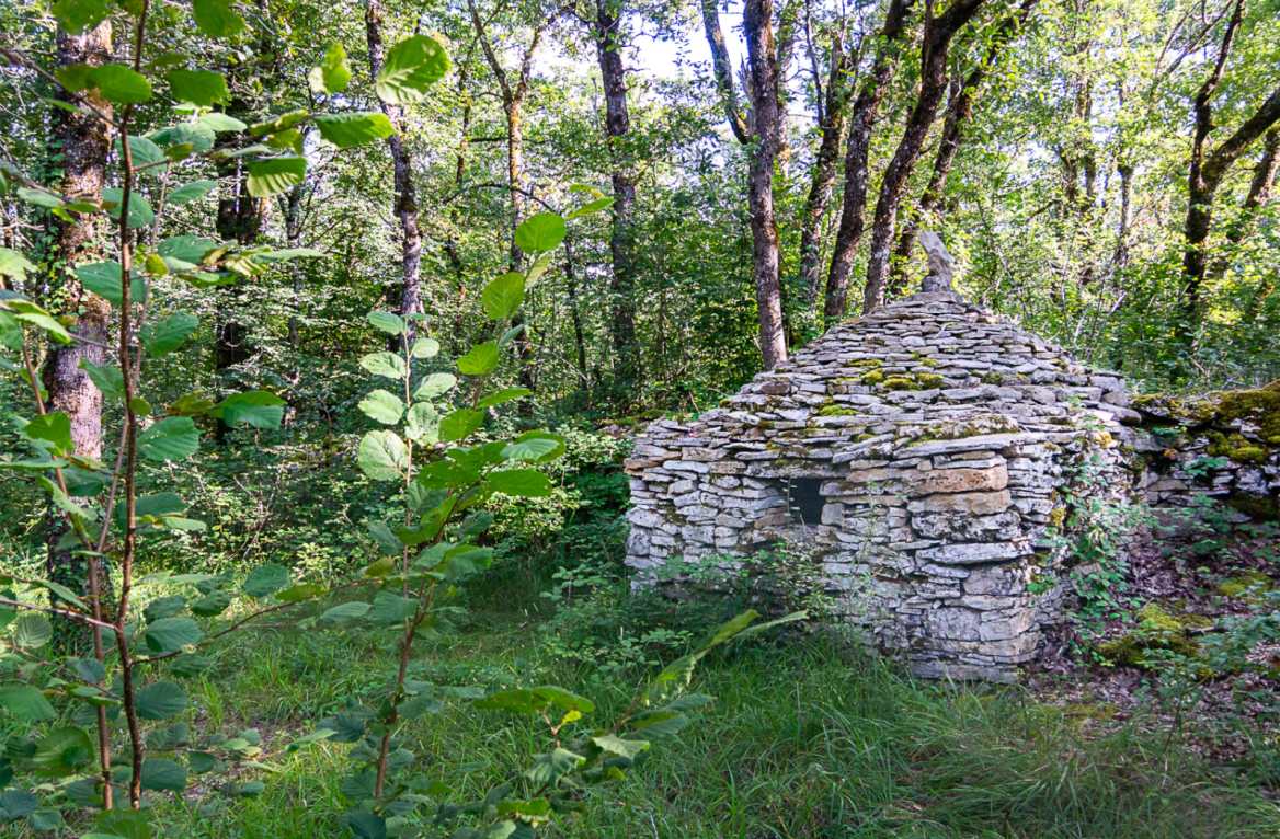 Causse de l'isle stone cabin