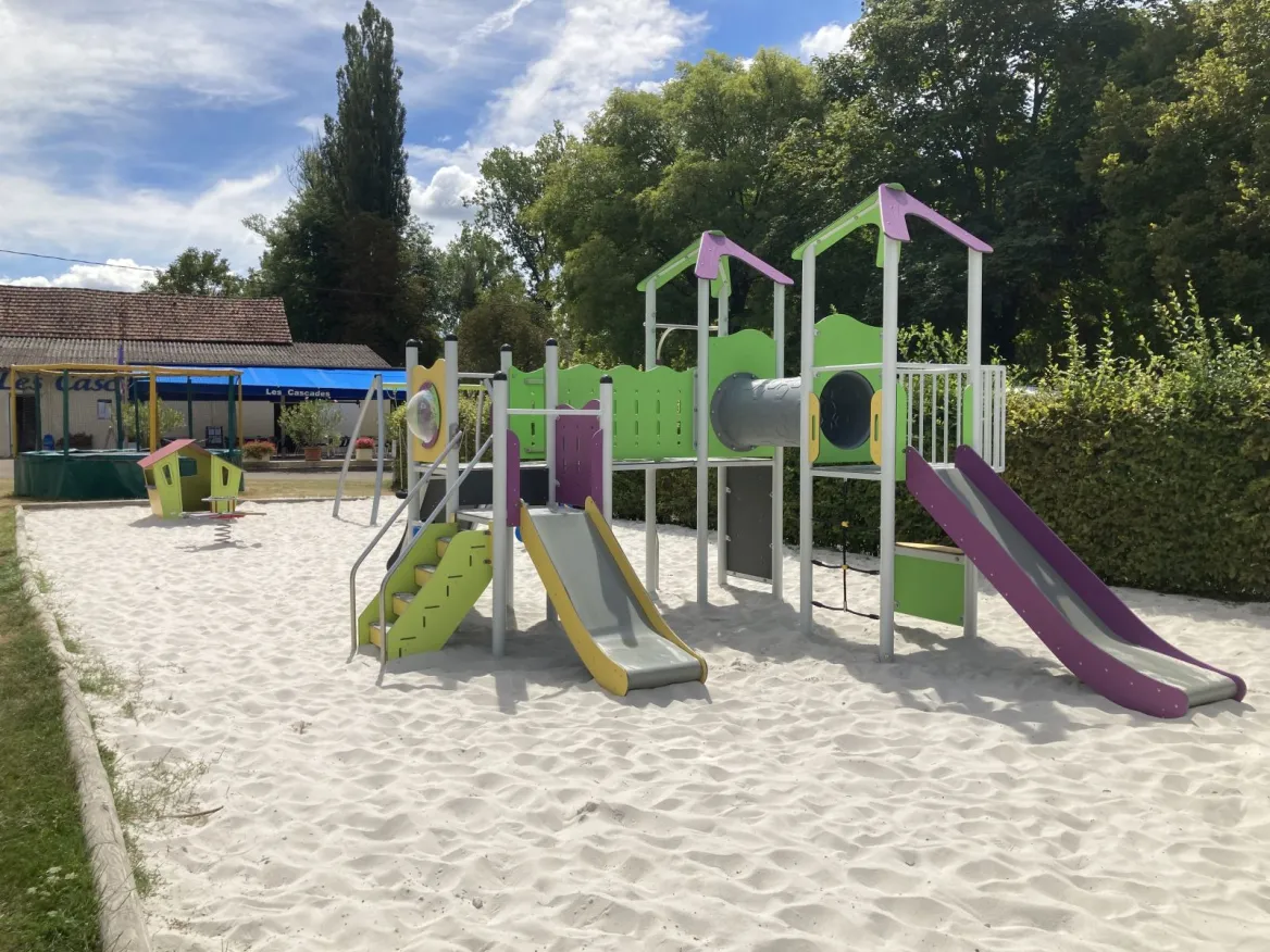 Camping les Cascades 3* Saint Cybranet