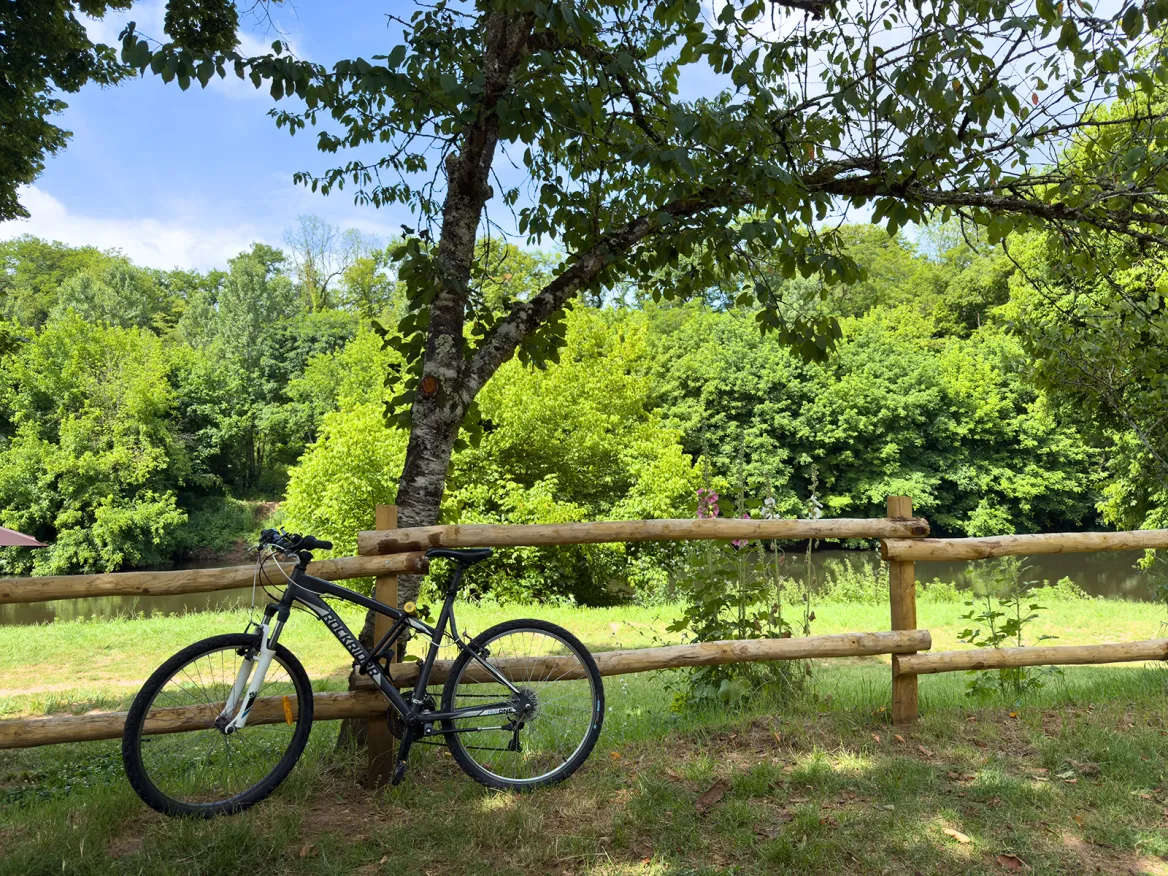 Vélo Saint-Léon-sur-Vézère