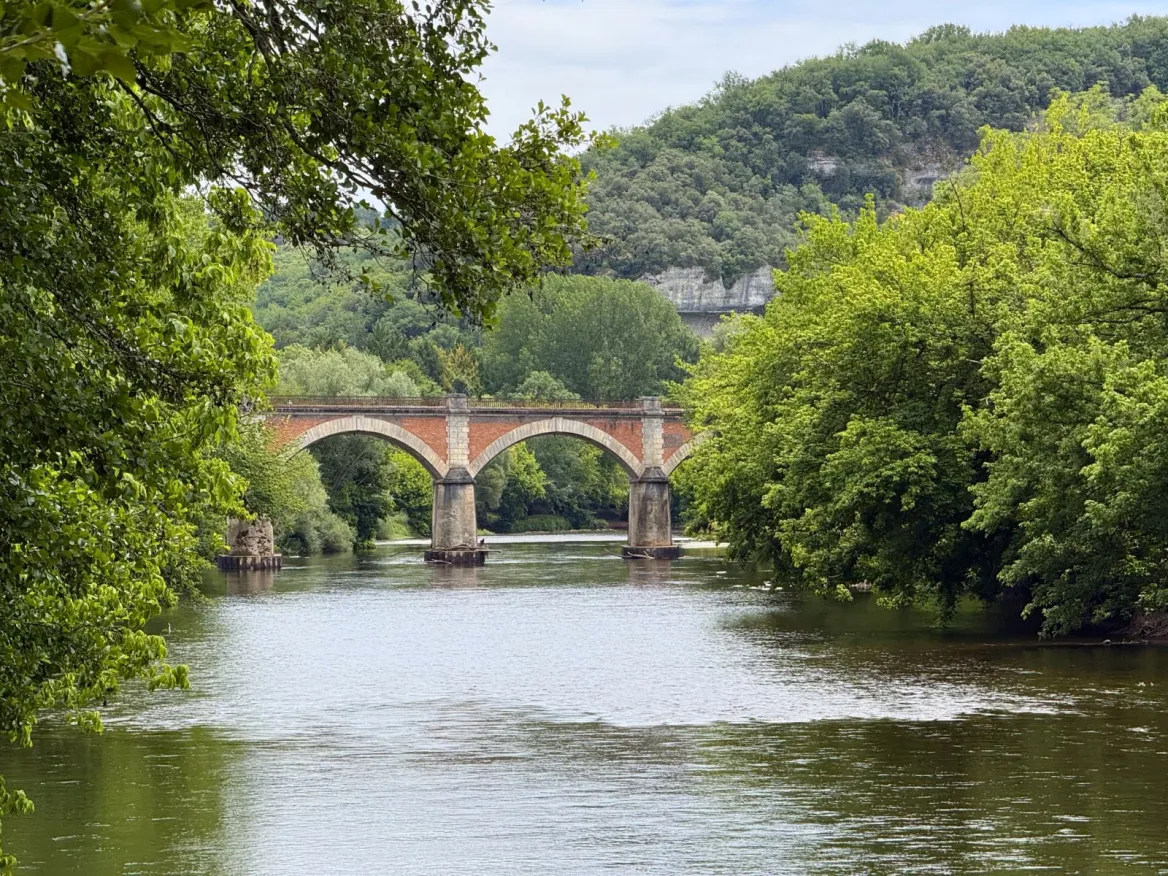 Along the Vézère river in Les Eyzies