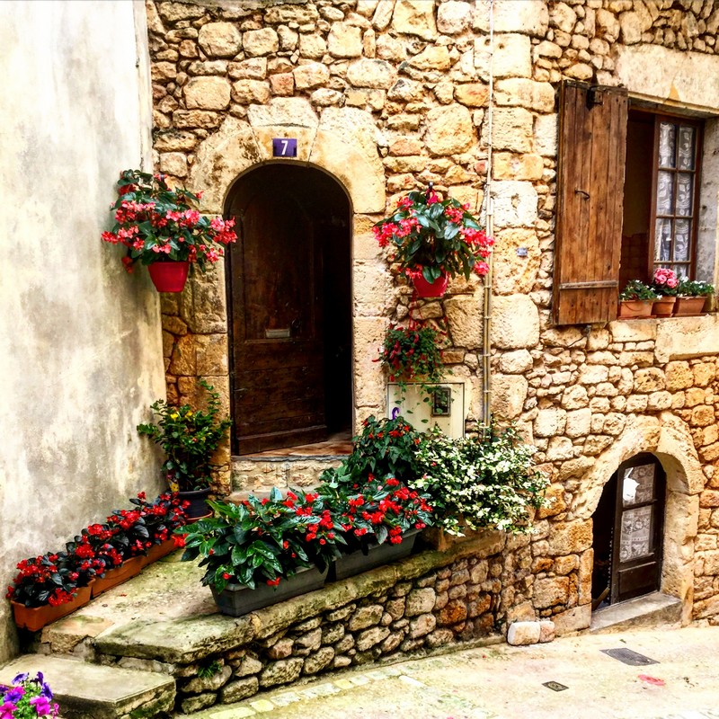 Belvès House
