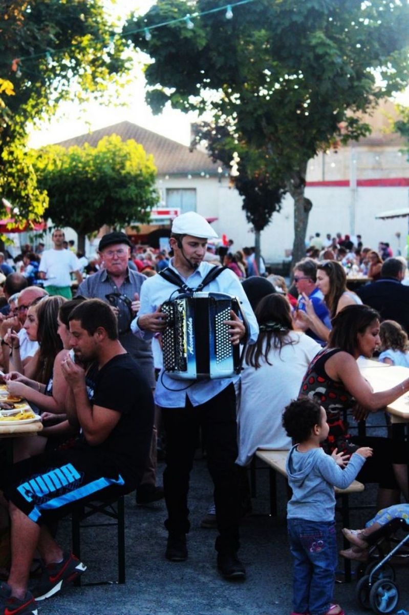 Saint-Cyprien gourmet market