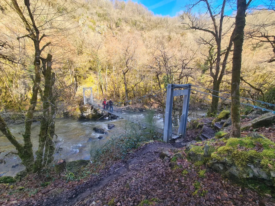 The Auvézère Gorges Footbridge N°1