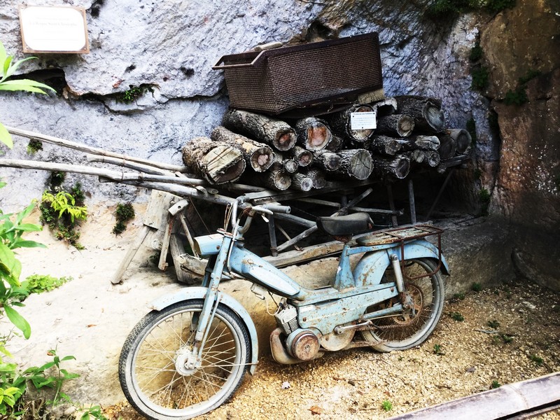 Les grottes du Roc de Cazelle