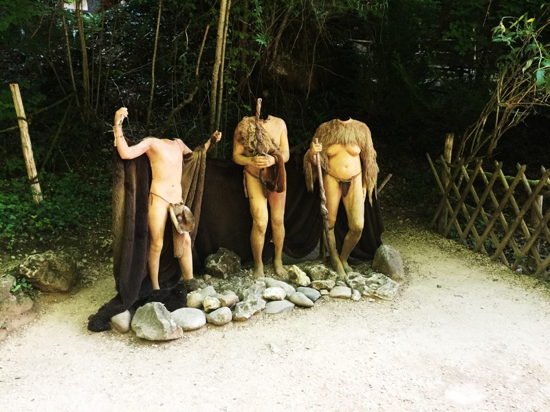Les grottes du Roc de Cazelle
