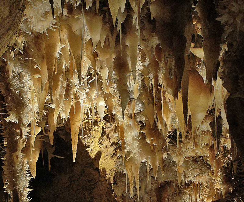 Maxange Caves in Le Buisson