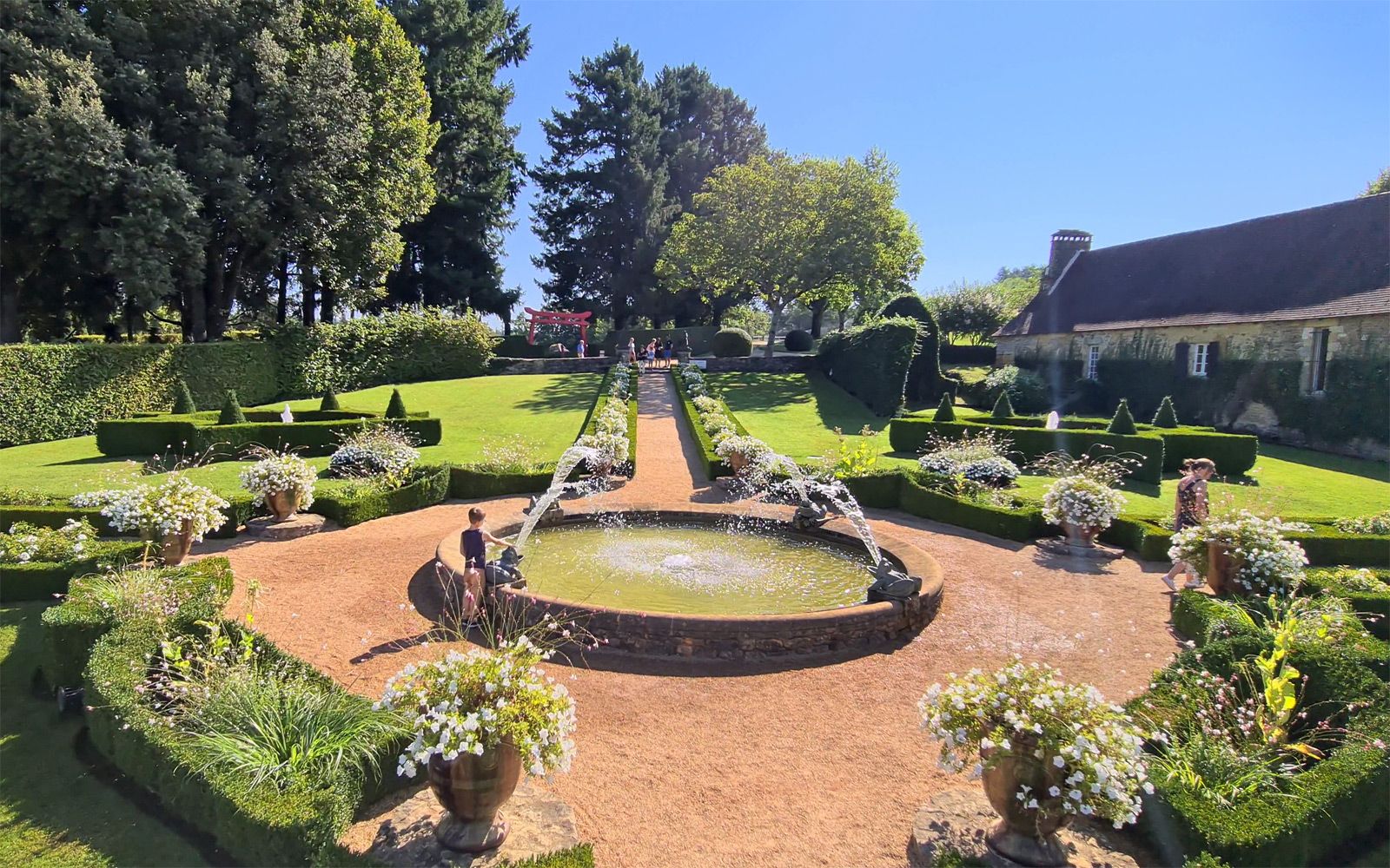 garden of the Eyrignac manor