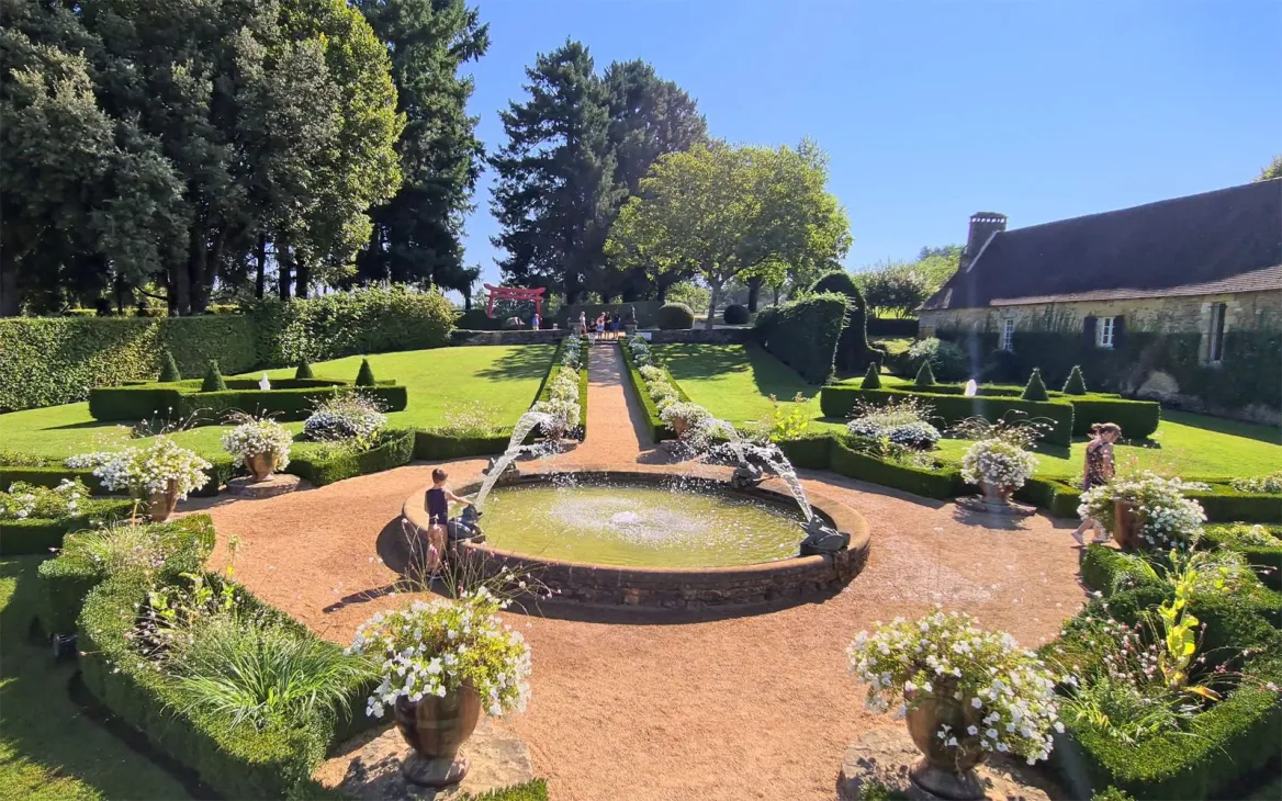 garden of the Eyrignac manor