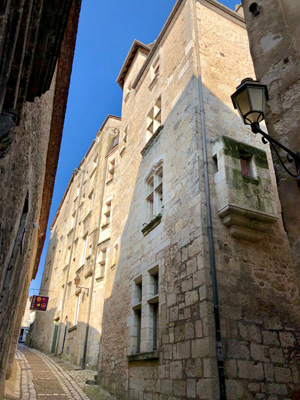 on the corner of a street in Périgueux