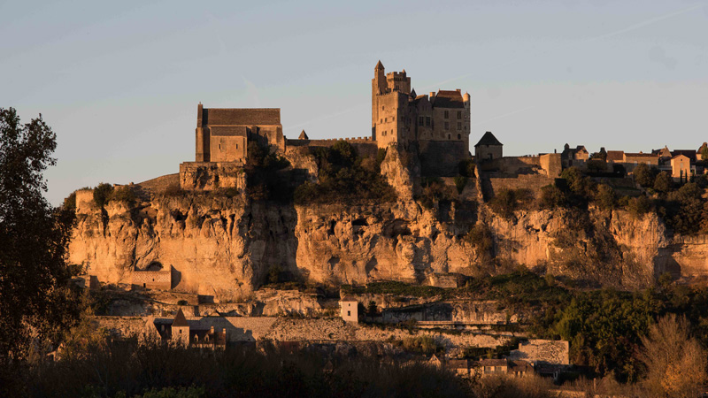 Coucher de soleil sur le château de Beynac